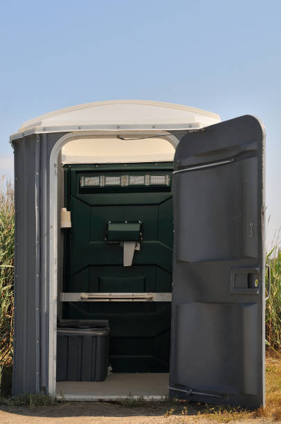 Best Porta potty delivery and setup  in St Paul, MO
